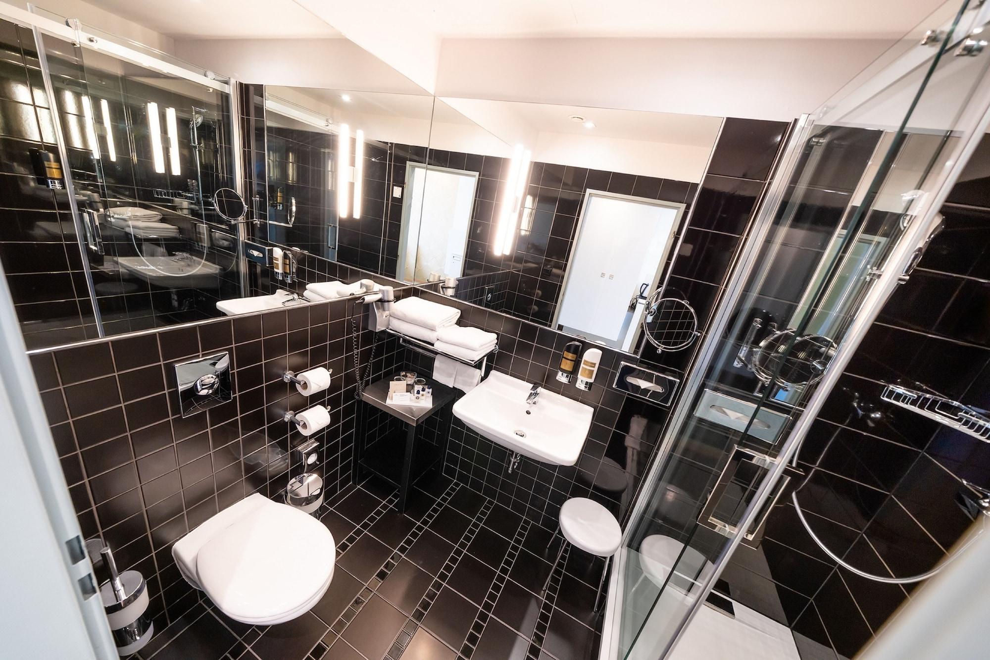 Grandium Hotel Prag Eksteriør billede A bathroom at the hotel