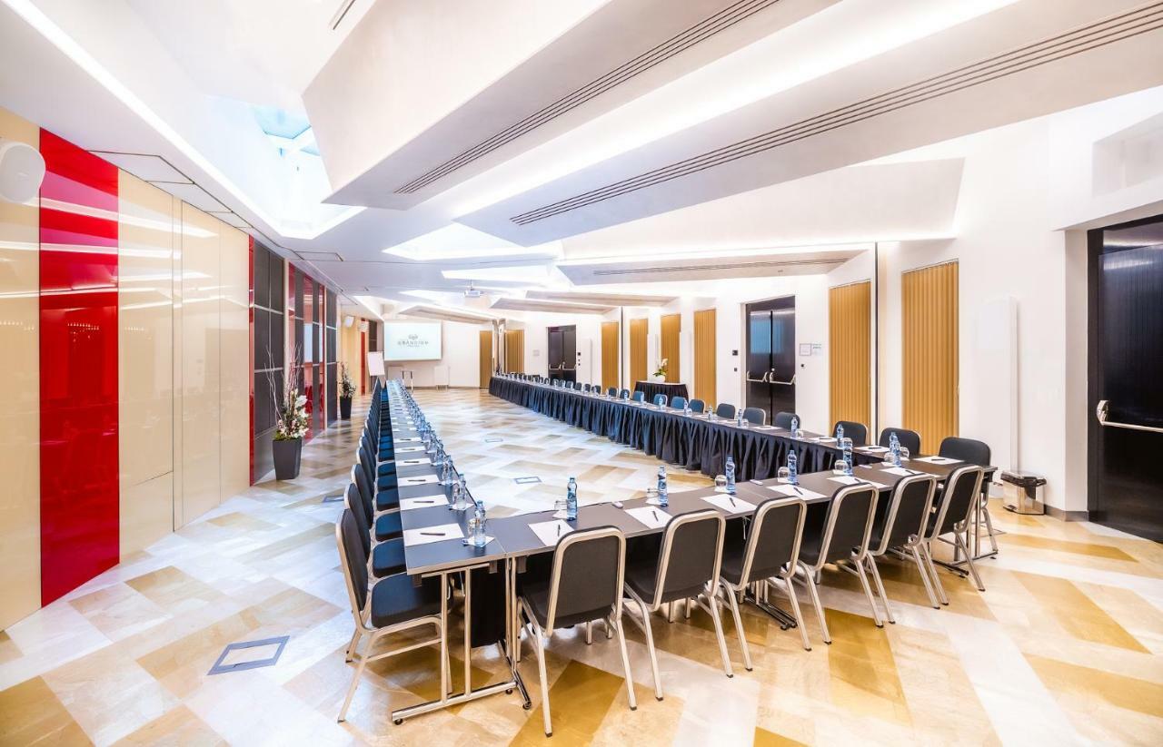 Grandium Hotel Prag Eksteriør billede The meeting room of the hotel