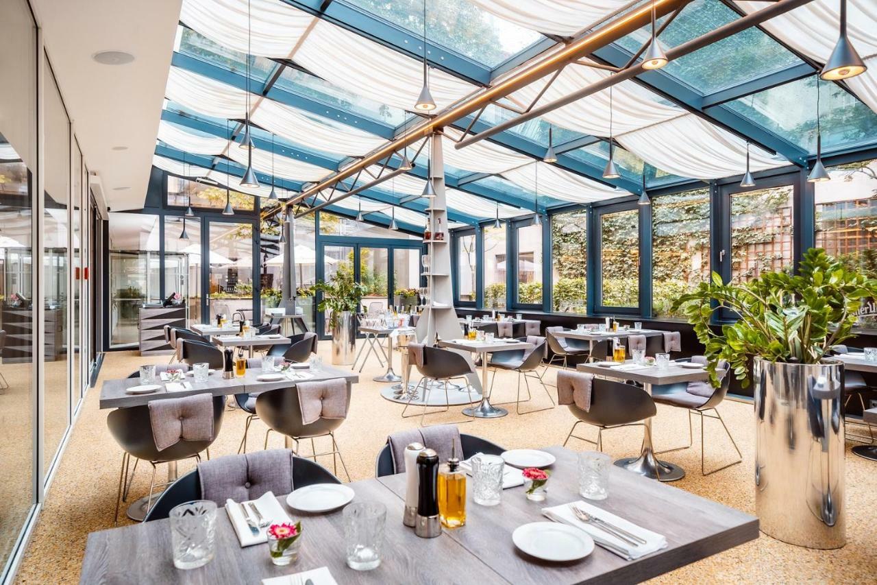 Grandium Hotel Prag Eksteriør billede The restaurant's terrace